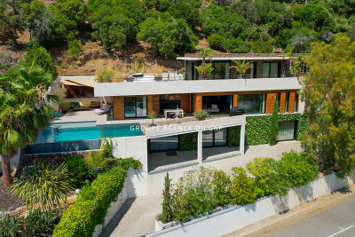 Maison à vendre vue mer piscine var