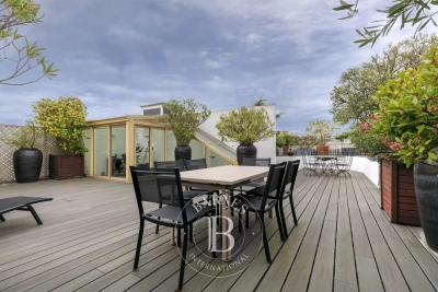 Apartment for sale in NEUILLY SUR SEINE  - 5 rooms - 167 m² 