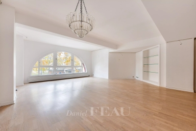 Appartement &agrave; louer &agrave; PARIS 4EME Belleville - 4 pi&egrave;ces - 148 m&sup2; 