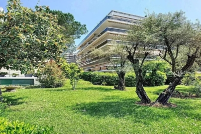 Apartment for sale in JUAN-LES-PINS  - 1 rooms - 42 m² 