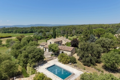 Maison &agrave; vendre &agrave; MÉNERBES Taillades - 10 pi&egrave;ces - 370 m&sup2; 