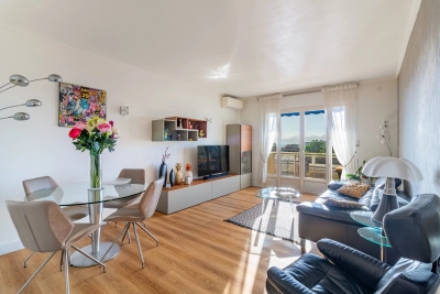 Apartment for sale in CANNES Le Riou - 3 rooms - 74 m² 