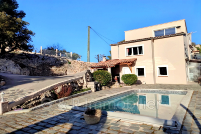 Maison &agrave; vendre &agrave; AURIOL Vaufreges-Leon Lachamp - 8 pi&egrave;ces - 185 m&sup2; 