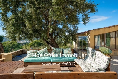 Maison à vendre à CEYRESTE  - 6 pièces - 140 m² 