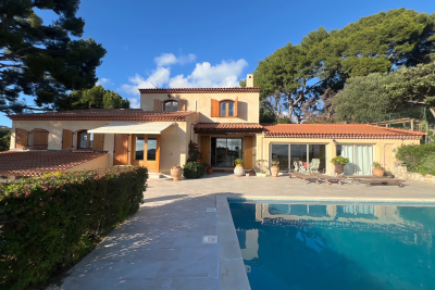 Maison &agrave; vendre &agrave; OLLIOULES  - 7 pi&egrave;ces - 200 m&sup2; 