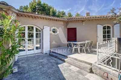 Maison à vendre à NOVES  - 5 pièces - 140 m² 