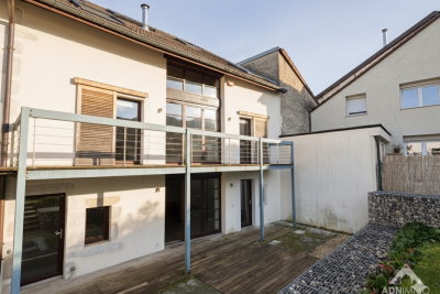 Maison à vendre à ST-GENIS-POUILLY  - 7 pièces - 225 m² 