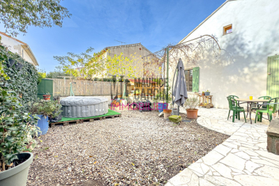 House for sale in CAVAILLON  - 5 rooms - 76 m² 
