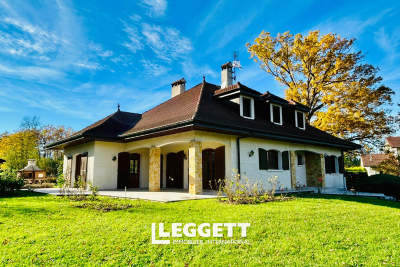 Maison à vendre à REIGNIER-ÉSERY  - 7 pièces - 222 m² 