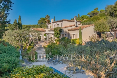 Maison à vendre à LE CANNET  - 5 pièces - 219 m² 