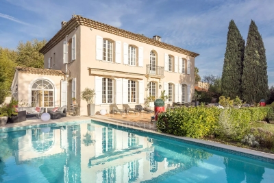 Maison à vendre à LA COLLE-SUR-LOUP Abbaye de Roseland - 9 pièces - 275 m² 