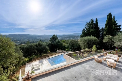 House for sale in GRASSE  - 9 rooms - 500 m&sup2; 