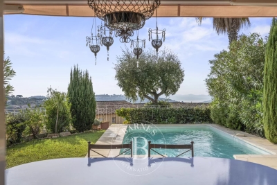 House for sale garage ste maxime 