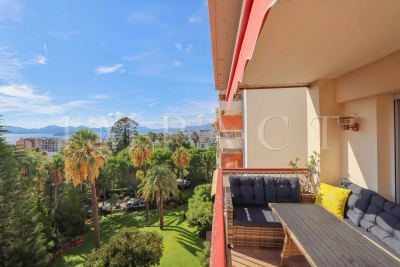 Apartment for sale in CANNES Cimiez - 3 rooms - 68 m² 