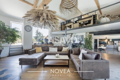 Maison à vendre à CONDRIEU  - 8 pièces - 245 m² 