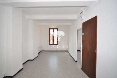 Apartment to rent in APT  - 2 rooms - 42 m² 