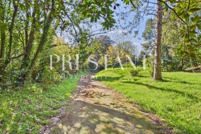 House for sale in BIARRITZ  - 12 rooms - 266 m² 