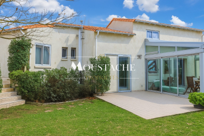 Maison à vendre à VAUX SUR MER  - 10 pièces - 205 m² 