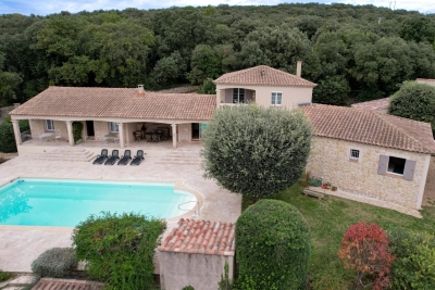 Maison à vendre à UZÈS  - 10 pièces - 307 m² 