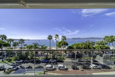 Appartement à vendre à CANNES Croisette-Palm-Beach - 3 pièces - 85 m² 