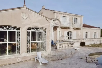 Maison à vendre à MOLLÉGÈS  - 11 pièces - 420 m² 