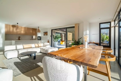 Maison &agrave; vendre &agrave; CASSIS  - 5 pi&egrave;ces - 177 m&sup2; 