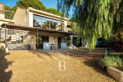 House for sale in CASSIS  - 5 rooms - 177 m&sup2; 