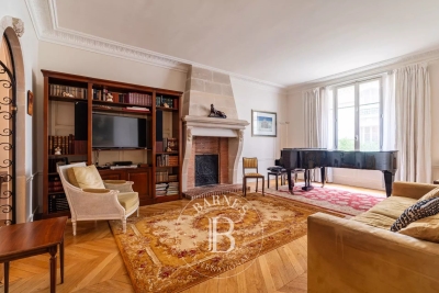 Apartment for sale in PARIS 16EME  - 6 rooms - 197 m&sup2; 
