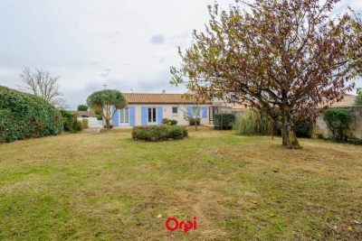 Maison à vendre à L HOUMEAU  - 5 pièces - 143 m² 