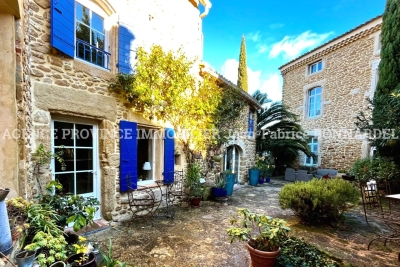 Maison à vendre à SUZE LA ROUSSE  - 12 pièces - 269 m² 