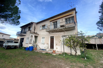 Maison à vendre à LA ROQUETTE-SUR-SIAGNE  - 9 pièces - 167 m² 