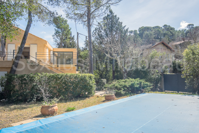 Maison à vendre à AIX-EN-PROVENCE Pauriol-Vertus - 6 pièces - 165 m² 