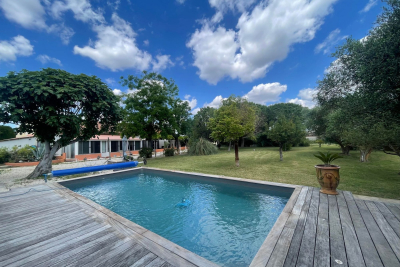 Maison à vendre à ARLES  - 13 pièces - 244 m² 