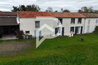 Maison à vendre à BREUIL LA REORTE  - 6 pièces - 150 m² 