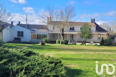 Maison à vendre à CIVRAC-EN-MEDOC  - 12 pièces - 320 m² 