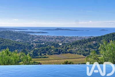 Maison à vendre à OLLIOULES  - 7 pièces - 251 m² 