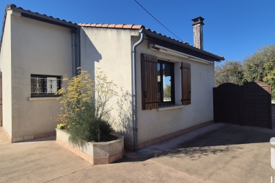 Maison à vendre à BUSSAC SUR CHARENTE  - 5 pièces - 105 m² 