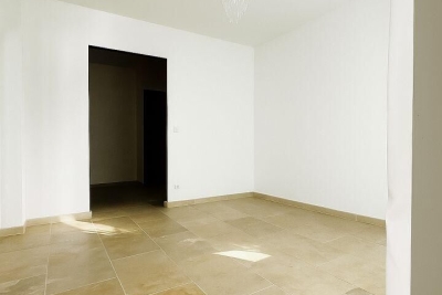 Commerce à vendre à ST-MARTIN-DE-CRAU   - 35 m² 