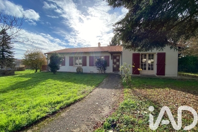 Maison à vendre à MENIGOUTE  - 9 pièces - 152 m² 