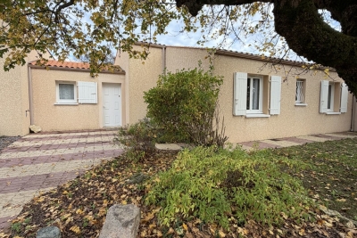 Maison à vendre à LA JARRIE  - 7 pièces - 197 m² 