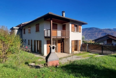 Maison à vendre à ST-VINCENT-DE-MERCUZE  - 7 pièces - 156 m² 