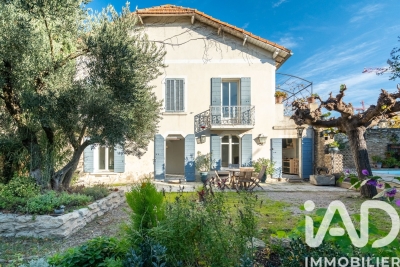 Maison à vendre à ST-RÉMY-DE-PROVENCE  - 9 pièces - 245 m² 