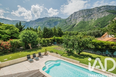 Maison à vendre à ST-PAUL-DE-VARCES  - 5 pièces - 130 m² 