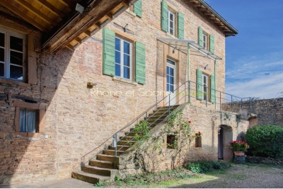 Maison à vendre à VILLEFRANCHE-SUR-SAÔNE  - 8 pièces - 190 m² 