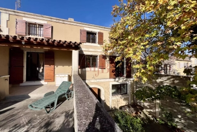 Appartement à vendre à EYRAGUES  - 8 pièces - 245 m² 