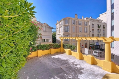 Apartment for sale in CANNES  - 5 rooms - 150 m&sup2; 