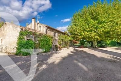 Maison à vendre à EYGALIÈRES   - 320 m² 
