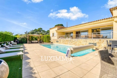 Maison à vendre à VALLAURIS  - 8 pièces - 235 m² 