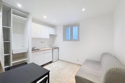 Appartement à louer à NICE  - 1 pièces - 14 m² 