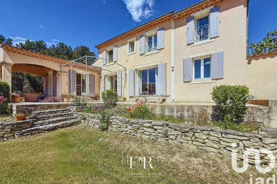 Maison à vendre à EYRAGUES  - 8 pièces - 240 m² 